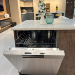 Varying temperature and water pressures allow you to efficiently and effectively clean your dishes based on your needs with the auto program.